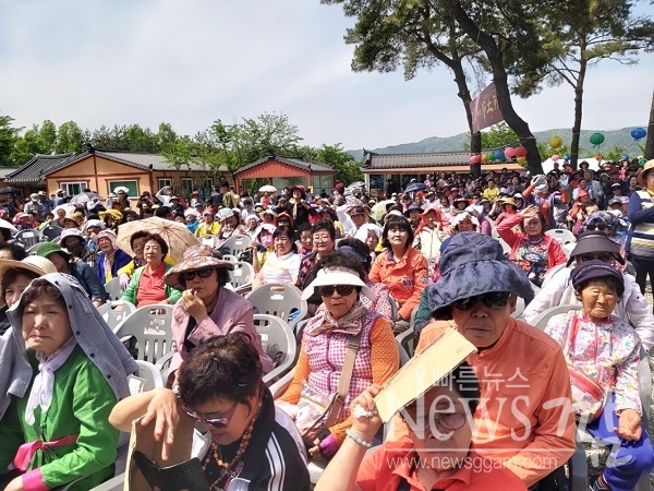 ▲12일 전남 보성군 율어면 존제산 일월사 존제루 앞마당에서 부처님오신 날 기념행사가 거행됐다.(사진=이기장 기자)