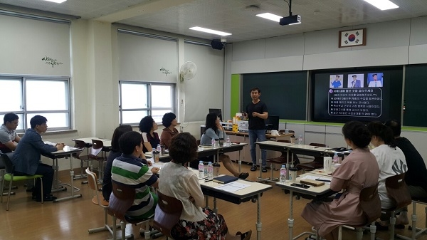 ▲화순교육지원청은 지난 10일에 화순이양중학교 교직원을 대상으로 찾아가는 학교혁신 실행연수를 실시했다.(사진제공=화순교육지원청)