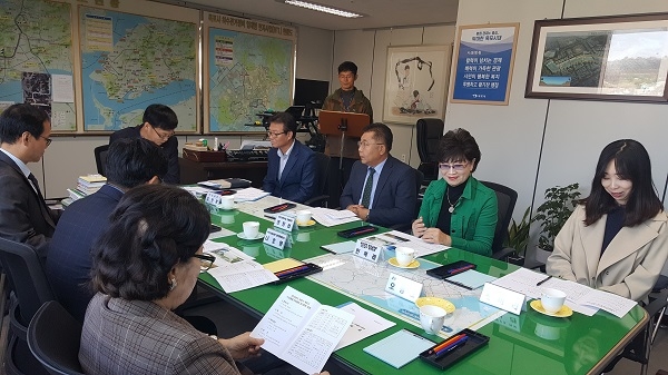 ▲목포시는 지난 6일 2019년 하반기 수돗물평가위원회 회의를 개최했다.(사진제공=목포시)