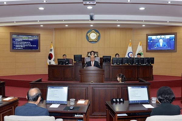 ▲정현복 광양시장은 18일 2020년도 예산안 제출에 따른 시정연설을 했다.(사진제공=광양시)