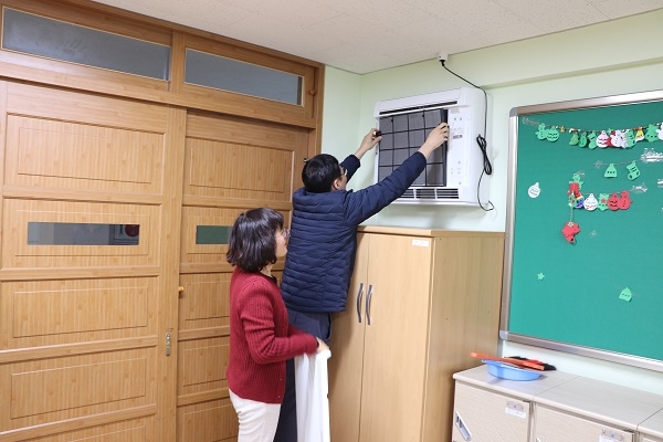 ▲광주시교육청이 신학기를 맞아 12일부터 오는 3월 31일까지 ‘2020년 미세먼지 대응 특별 합동점검’을 실시한다.(사진제공=광주광역시교육청)