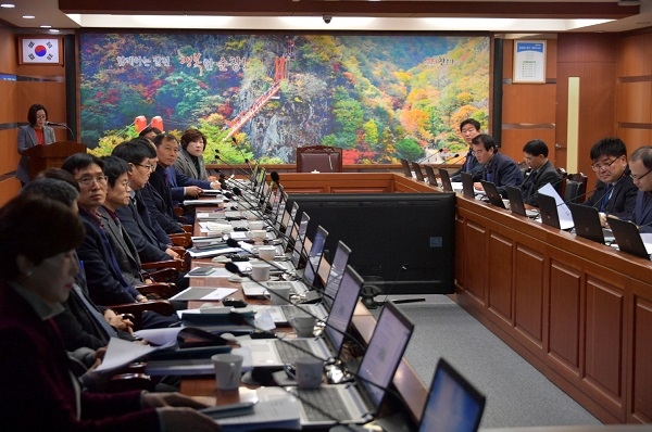 ▲순창군이 지난 17일 순창군 장사시설 지역수급계획 연구용역 결과보고회를 개최하고 있다(사진제공=순창군)