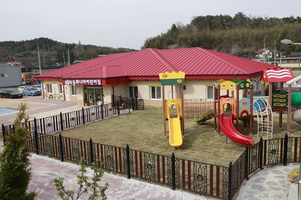 ▲보성군은 공립 동화나라 어린이집이 8일 신축 공사를 마치고 이전 개원했다.(사진제공=보성군)