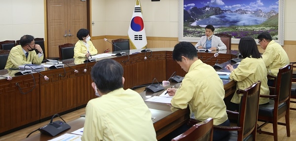 ▲전라남도교육청은 등교개학 관련 대책회의를 가졌다.(사진제공=전라남도교육청)