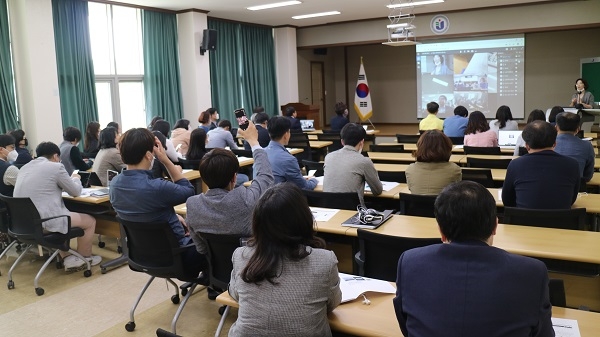 ▲화순교육지원청은 12일 전직원을 대상으로 ’전남교육영상회의시스템’ 교육을 실시했다.(사진제공=화순교육지원청)