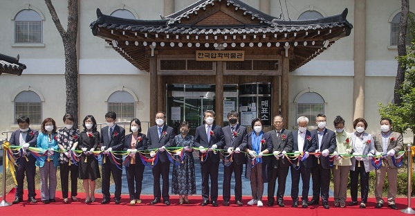 ▲전남 구례군은 지난 29일 제19회 대한민국압화대전 시상식을 구례군 한국압화박물관에서 소규모로 개최했다(사진제공=구례군)