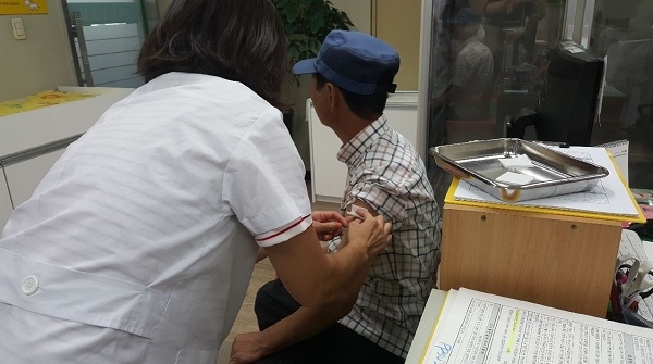 ▲목포시 보건소는 어르신 폐렴구균 무료 예방접종을 22일부터 오는 12월 31일 까지 한시적으로 민간의료기관에 위탁 실시한다.(사진제공=목포시)