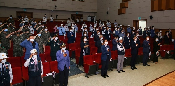 ▲구례군은 25일 섬진아트홀에서 6·25전쟁 제70주년 기념식을 개최했다.(사진제공=구례군)