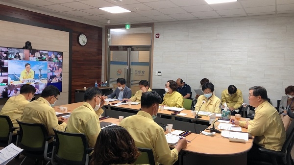 ▲영광군은 코로나19 지역사회 전파 차단을 위해 지난 1일 긴급 대응대책 회의를 개최했다.(사진제공=영광군)
