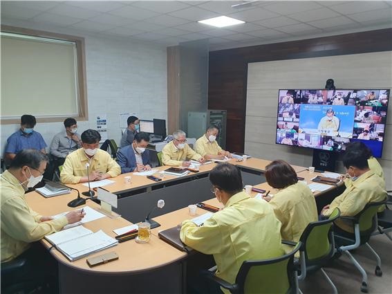 ▲영광군은 24일 제8호 태풍 ‘바비’ 대비 긴급 대책회의를 개최했다.(사진제공=영광군)