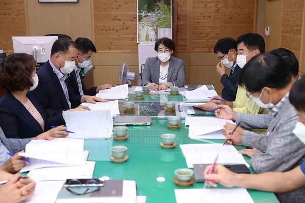 ▲지난 16일 강진군청 부군수실에서 추석 명절 종합대책 보고회가 열렸다.(사진제공=강진군)