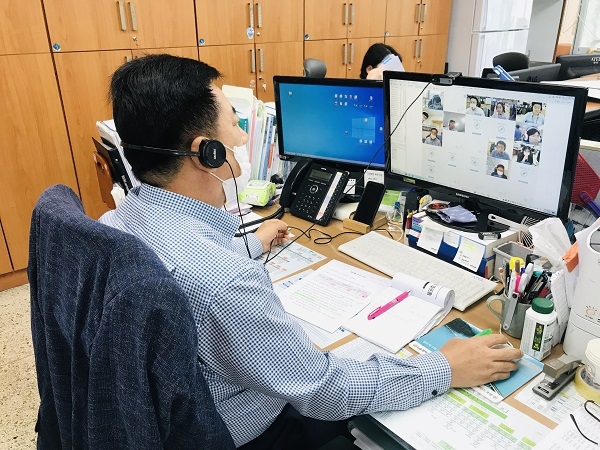 ▲강진군청 박병철 농정팀장이 중앙부처 주관 영상회의에서 우수사례를 발표하고 있다.(사진제공=강진군)