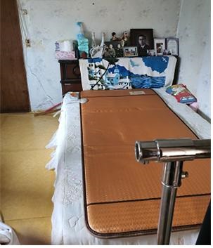 ▲장흥읍 지역사회보장협의체는 29일 저소득 취약계층 가구에 난방용품(전기매트)를 지원했다.(사진제공=장흥군)