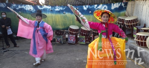 ▲전남 보성 다전마을에서 30일 오후 깊어가는 가을, 보성 차와 시낭송이 함께하는 가을 음악회가 열렸다(사진=이기장 기자)