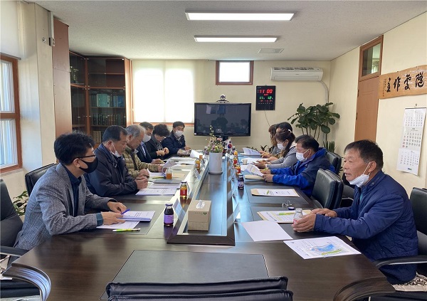 ▲장흥군 용산면은 지난 12일 2020년 하반기지역사회보장협의체 회의를 개최했다.(사진제공=장흥군)