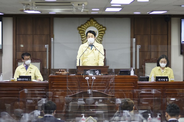 ▲순천시의회는 24일 본회의를 열어 제247회 제2차 정례회를 개회했다.(사진제공=순천시의회)