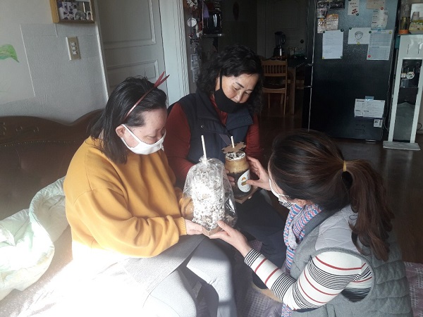 ▲구례군장애인복지관은 코로나19 대응 비대면 홈 프로그램을 실시했다.(사진제공=구례군)