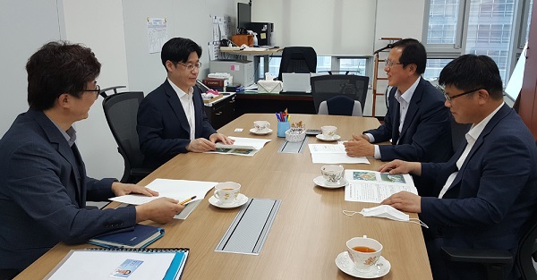 ▲송귀근 고흥군수가 행정안전부를 직접 방문하여 간부공무원들과의 면담을 통해 현안사업의 타당성을 적극 건의했다.(사진제공=고흥군)