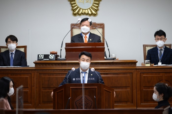 ▲기대서 광주 북구 의원이 지난 4일 열린 북구의회 본회의에서 5분 자유발언을 하고 있다(사진제공=광주북구의회)