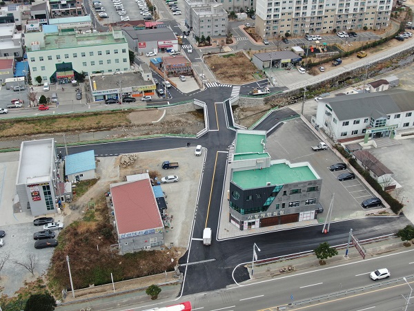 ▲진도군은 진도읍 남동·쌍정리를 연결하는 남천3교 재가설 공사를 완료하고 지난 10일부터 개통했다.(사진제공=진도군)