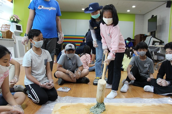 ▲옴천 옴냇골 유학센터 활동 모습(사진제공=강진군)