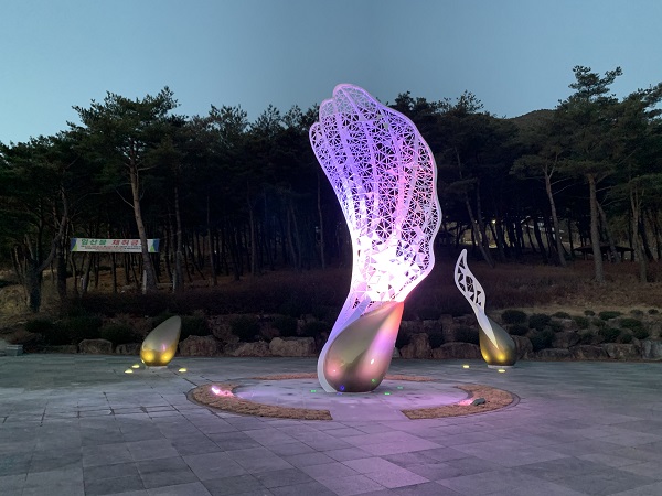 ▲지리산정원 조성사업 상징조형물 설치완료(사진제공=구례군)