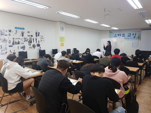 ▲목포시 학교 밖 청소년지원센터가 만 9세부터 24세의 학교 밖 청․소년을 대상으로 ‘올레 클래스’ 참가자를 연중 모집한다.(사진제공=목포시)
