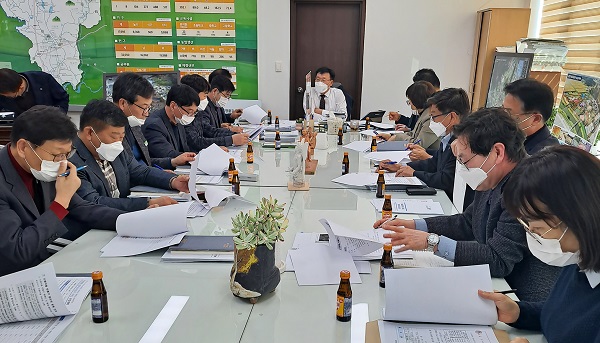 ▲청정전남 으뜸마을 만들기 추진단 회의 모습(사진제공=함평군)