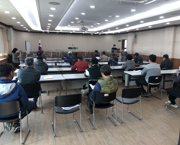 ▲담양군은 지난 18일 담양한우 경쟁력 강화를 위한 종축개량 수정란 이식 설명회를 추진했다.(사진제공=담양군)