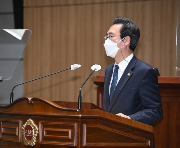 ▲장재성 광주광역시 의원이 19일 5분 자유발언을 하고 있다(사진제공=광주광역시)