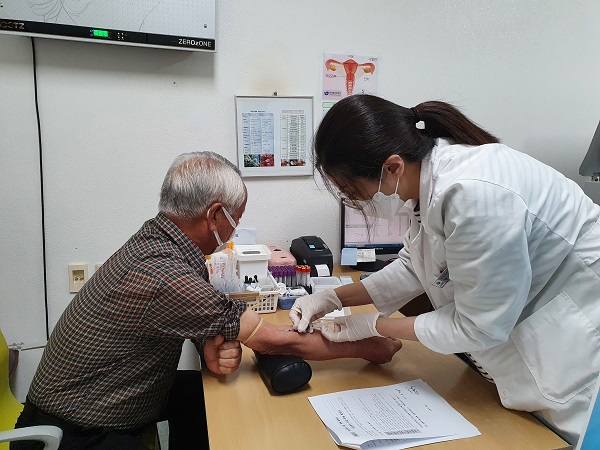 ▲진도군 보건소가 만40세 이상 군민 대상으로 무료로 B형·C형 간염 검사를 실시한다.(사진제공=진도군)