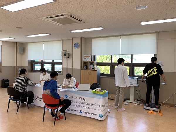 ▲진도군 보건소가 운영한 ‘모바일 헬스케어 사업’이 진도군민들에게 ‘건강 주치의’ 역할을 톡톡히 하고 있다.(사진제공=진도군)