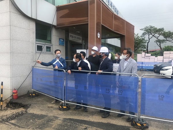 ▲대마면 농촌중심지 활성화사업 현장 점검 모습(사진제공=영광군)