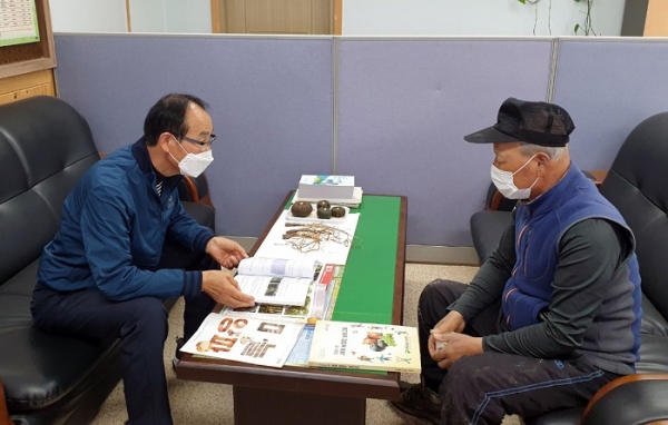 ▲함평군 농업인 상담소가 찾아가는 영농 상담, 방문 상담 등을 실시하고 있다.(사진제공=함평군)