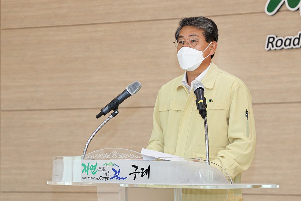 ▲구례군은 지난 2일 군청 대회의실에서 전 직원을 대상으로 6월 정례조회를 개최했다.(사진제공=구례군)