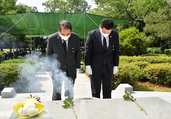 ▲담양군은 지난 6일 관어공원 현충탑 광장에서 ‘제66회 현충일 추념 행사’를 개최했다.(사진제공=담양군)