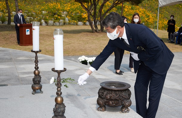 ▲구례군은 제66회 현충일을 맞아 순국선열 및 전몰장병의 숭고한 호국정신과 위훈을 기리는 추념식을 지난 6일 구례군 현충공원에서 개최했다.(사진제공=구례군)