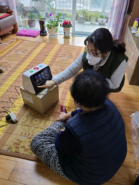 ▲목포시가 독거노인 응급안전알림서비스 사업을 확대한다.(사진제공=목포시)