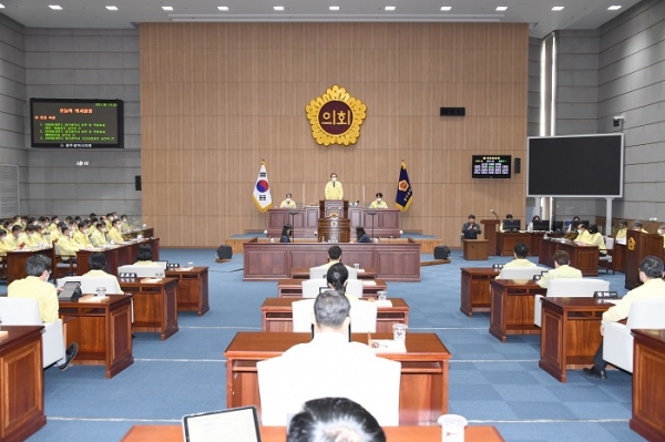 ▲광주광역시의회는 11일 오전 제298회 제1차 정례회 제2차 본회의를 개최하여 11일간의 회기를 마무리 지었다.(사진제공=광주시의회)