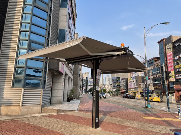 ▲무안군은 스마트 그늘막을 추가 설치했다.(사진제공=무안군)