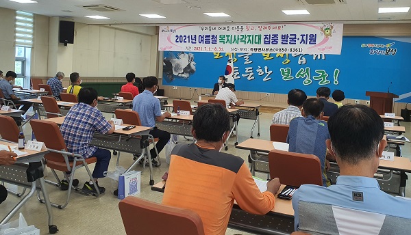 ▲보성군 득량면희망드림협의체는 지난 12일 경로당 30개소를 찾아 여름철 복지사각지대 위기가구 발굴 활동을 펼쳤다.(사진제공=보성군)