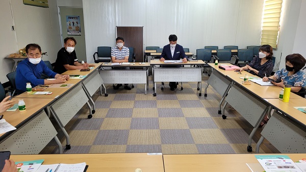 ▲함평마을넷 간담회에 주민들과 직원들이 참석한 모습(사진제공=함평군)
