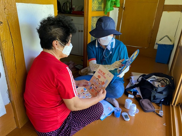 ▲무안군은 여름철 폭염에 대비 방문건강관리 서비스를 강화하기로 했다.(사진제공=무안군)