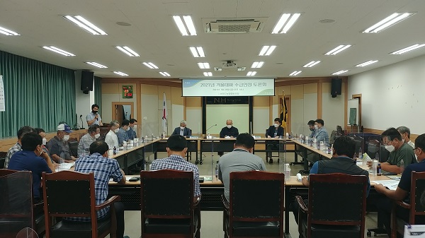 ▲진도군이 3일 겨울대파 채소가격안정제 간담회를 실시했다.(사진제공=진도군)
