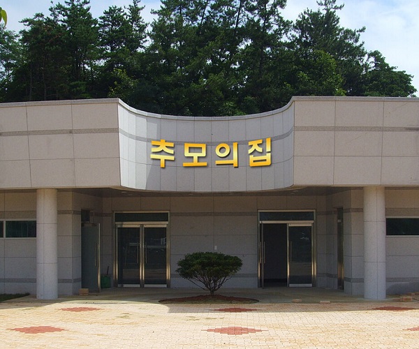 ▲목포시가 추석 연휴 중 코로나19 확산 방지를 장사시설에 대한 특별방역대책을 추진한다.(사진제공=목포시)