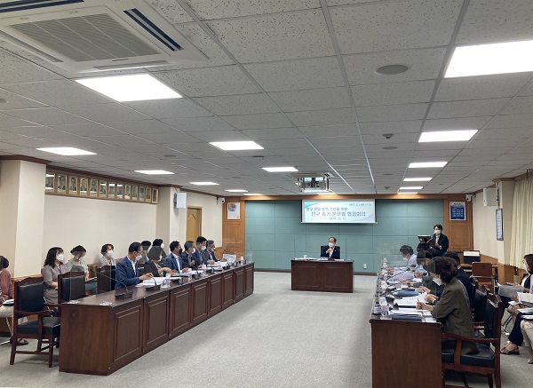 ▲목포시는 지난 2일 인구시책 관련 12개 부서장과 팀장이 참석한 가운데 인구대책 협업회의를 가졌다.(사진제공=목포시)