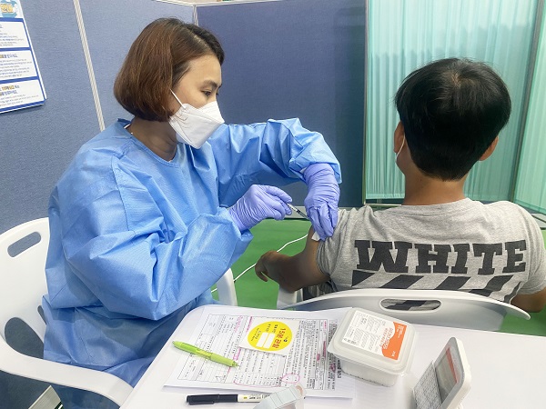 ▲무안군은 14일부터 인플루엔자 예방접종을 순차적으로 실시하고 있다.(사진제공=무안군)