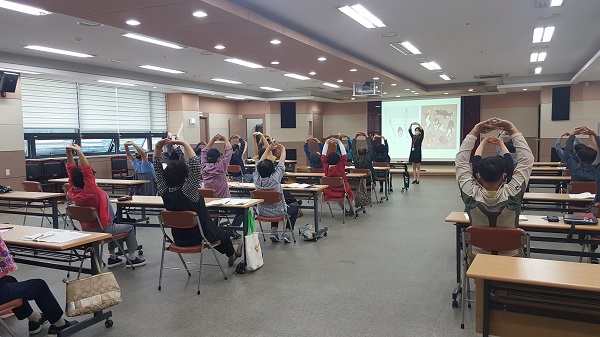 ▲구례군은 지난 16일 구례노인대학생을 대상으로 건강증진 교육을 실시했다.(사진제공=구례군)