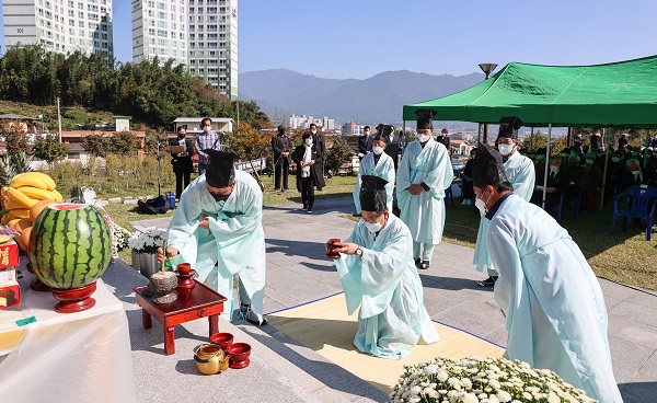 ▲‘제73주년 여순 10·19사건 위령제’가 22일 구례군 현충공원에서 열렸다.(사진제공=구례군)