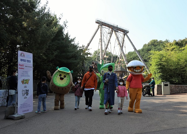 ▲보성군 농특산품 캐릭터 BS삼총사는 지난 24일 에버랜드에서 열린 ‘2021년 우리동네 캐릭터 축제’에 참가했다.(사진제공=보성군)